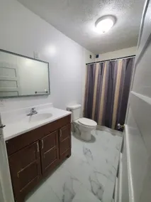 King Suite with EV Charger - Image 3