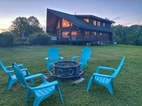Hardwood Chalet-Pool, Hot tub, fireplace - Image 2
