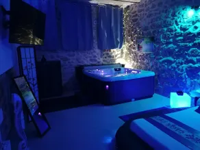 Love Dreams Cottage private hot tub (new)! ! - Image 4