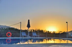 Triple Studio with Pool View - Reina Apartments - Image 2