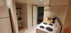 Spacious Private Basement Apartment - Image 5