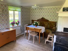 19th-century cottage in scenic surroundings - Image 4