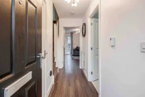 Stunning 3BR house in Basildon - Image 4