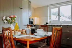 Quiet Victorian flat, Gloucester Road, fast wifi - Image 3