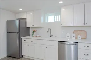 Spacious and private mother-in-law, great location - Image 5
