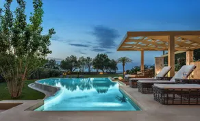 WATERFRONT PRIVATE PEACEFUL SPACIOUS LUXURY VILLA - Image 2