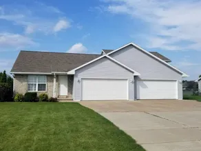 Immaculate Family Home With Garage - Image 2