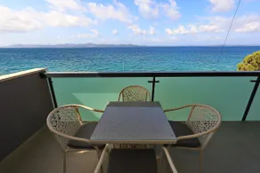 Modern beach apartment with private roof terrace - Image 2