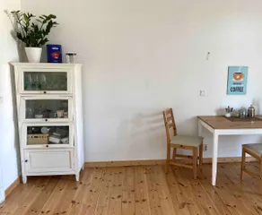 Bright old building apartment in Frankfurt (Oder) - Image 3