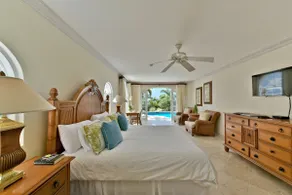 Royal Villa 4, Luxury 3-Bed Villa w/ Pool & Golf - Image 3