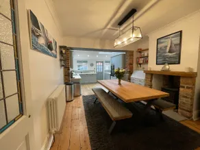 Cowes Townhouse with garden & parking sleeps 6+2 - Image 3