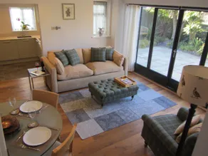 Hesmonds Oast Lodge - Image 2