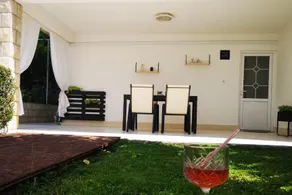 Garden Oasis with jacuzzi (renewed) - Image 3