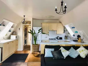 Delightful lodge on river marina, fully-furnished - Image 2