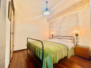 Old Town Vintage Loft close to Metro & Fabrika - Image 4