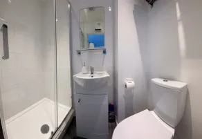 Small Self Contained Studio Sutton Coldfield B73 - Image 5