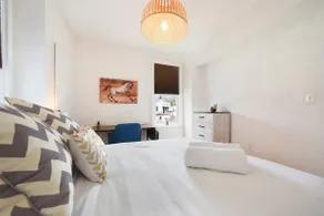 Child Friendly, Parking, King Bed, 15 min to DT - Image 4