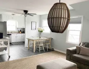 Comfy Bungalow - 1 house 2 apartments—all YOURS! - Image 2