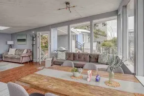 MidMod beach vibe, spectacular view hot tub avail - Image 3