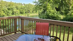 Lake View/Comfy beds! Fresh remodel..3 mi to Strip - Image 5
