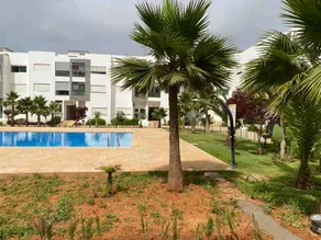 Lovely 4-bedroom condo with pool - Image 2