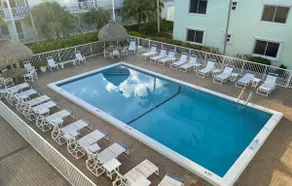 Paradise found! Sea-Esta Condo beach and pool. - Image 4