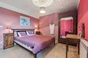 Holiday home with private terrace - Image 3