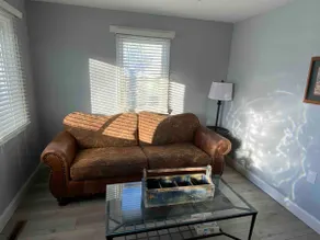 Quiet retreat, minutes from highway and downtown - Image 2