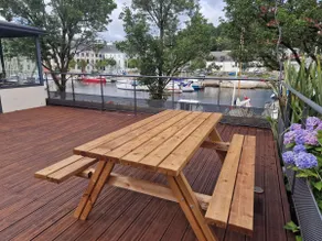 Beautiful duplex with stunning marina views - Image 5