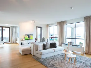 BizStay Harbour 32C Penthouse - Image 2