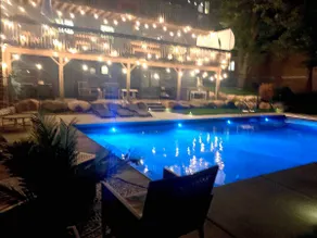 Large Retreat Minutes From Both Downtowns, Mall of America, and Airport - Image 4