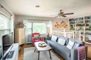 Quaker Hill Cottage on gated estate with fire pit & hiking trails - Image 4
