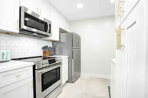 Beautiful 2 BR modern and spacious ScottsdaleCondo - Image 4