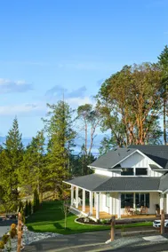 Oceanview Modern Suite - Pet Friendly - Image 4