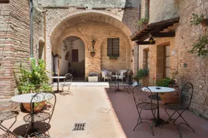 Awesome Apartment in San Gimignano With 2 Bedrooms and Wifi - Image 2