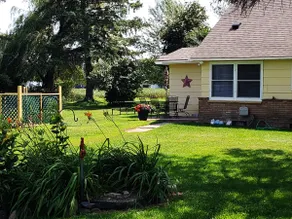Cozy 3Bd2Bth Cabin at the Lake: Pines That Whisper - Image 2