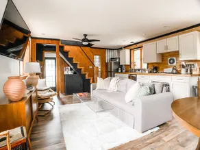 Romance at Saltbox Bungalow! HOT TUB! Bay Sunsets! - Image 3