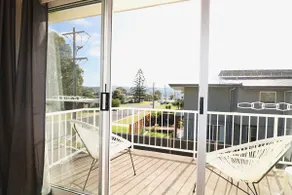 Beachcomber - Small Fenced Yard - Image 5