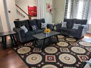 4 beds/3 Private parking/2 mins to I-64 & I-95 - Image 2
