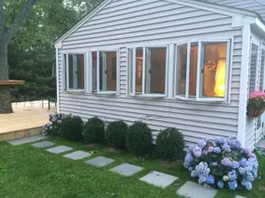 Beach Bungalow - Image 4