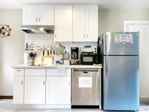 Stylish, Modern&Cozy Apartment w/Kitchen&Bathroom - Image 4