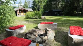 Stunning Cottage on Canim Lake with Private beach - Image 3