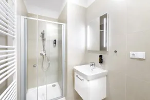 Executive Studio just beyond the Prague Castle - Image 5