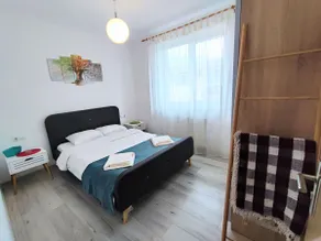 Quiet and Cozy 2 bedroom flat with free parking included - Image 2
