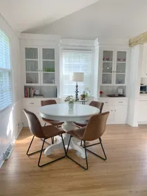 Charming 3 bed/3 bath cottage centrally located - Image 4