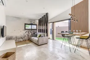 House - Image 2