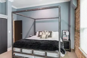 Stunning Old Town Penthouse with Private Rooftop - Image 4