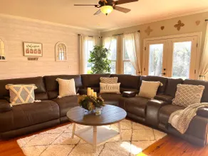Modern Ranch home - Image 3