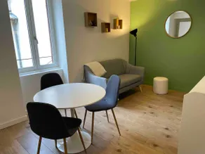 The Minimalist, Air-Conditioned, Quiet and Right in the Heart of the City - Image 2