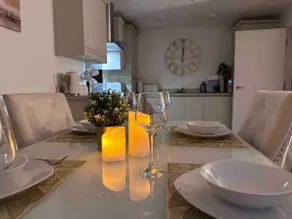 2 bed modern town house - Image 5